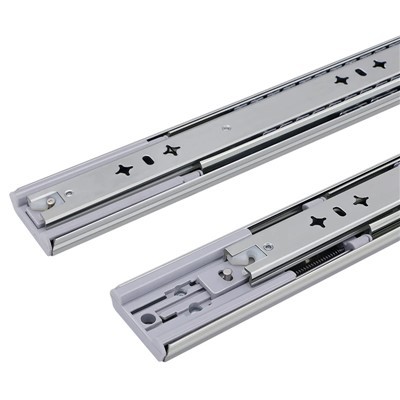 Drsnik predala z blažilnikom za omarico za orodje